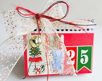 DECEMBER DAILY CHRISTMAS junk journal/red and green holiday journal/merry christmas/christmas decor/vintage christmas/secret santa/