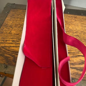 Vintage Samtborte mit Sirene rot von der rolle von 10 Meter