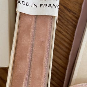 1 Meter. Altes französisches Samtband in Farbe karnerosa in 1/4"Breite