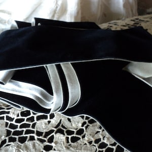 1 yd Vintage Seidensamtband Satin Schwarz Platin Meterage Alte Lagerbestände