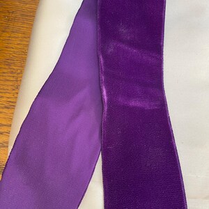 Adorno de terciopelo vintage violeta oscuro por rollo de 10 yardas 2"