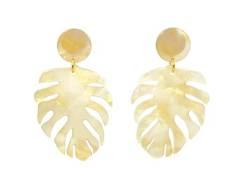 Monstera resin earrings in gold and opal reflections, tropical exotic summer vacation jewelry