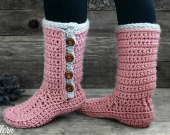 Crochet pattern- women buttoned slipper-boots with additional outsoles,winter,boots,adult sizes,loafers,footwear,house,shoes,bulky yarn