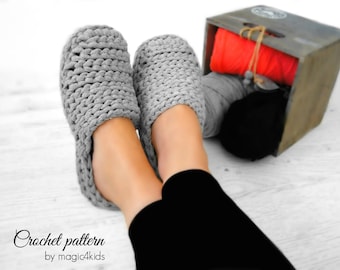 Crochet pattern- women T-shirt yarn clogs,slippers,slip ons,shoes,loafers,scuffs,adult,t-shirt yarn,spaghetti yarn,girl,footwear,knit-look