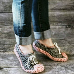 Crochet pattern women sneakers,slippers,loafers,footwear,house,bulky yarn,quick diy image 3