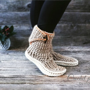 Crochet pattern women adjustable slipper-boots with optional extra outsoles,winter,adult sizes,loafers,footwear,house,bulky yarn,buttons image 2