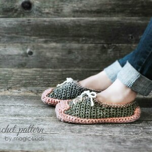 Crochet pattern women sneakers,slippers,loafers,footwear,house,bulky yarn,quick diy image 5
