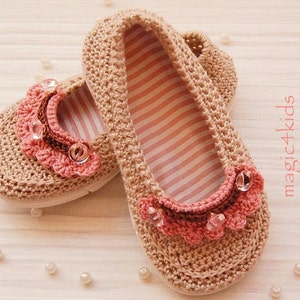 Crochet pattern- outdoor shoes with buttons for kids,all kids sizes,toddler,girl,footwear,espadrilles,street shoes,rubber soles,boots,loafer