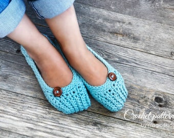 Crochet pattern- woman slippers,loafers,all women sizes,easy crochet slippers,adult,bulky yarn,buttons,quick,socks