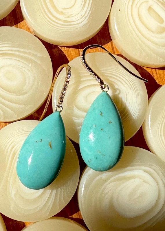 The Agnes Earrings with Flourite.