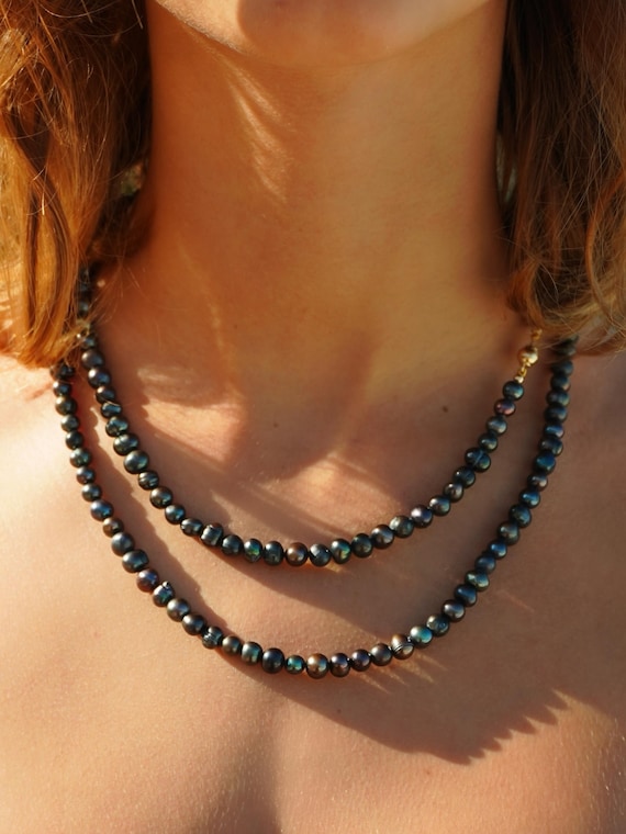 The Black Aurora Necklace