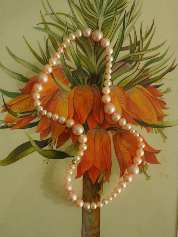 The peach Ondine Necklace