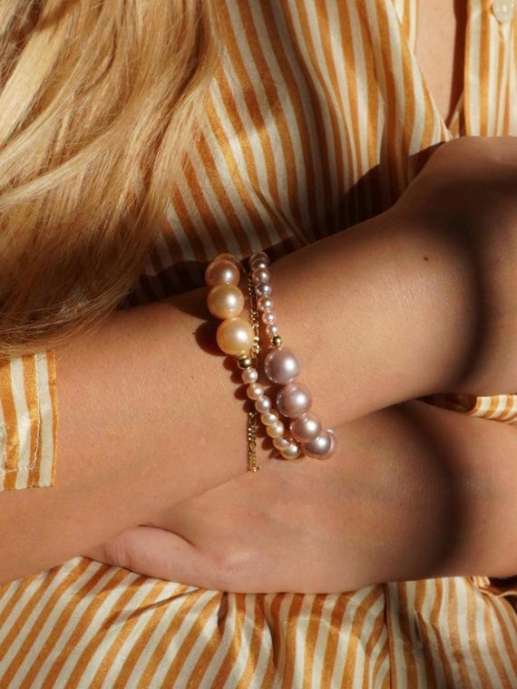 Lola Pearl Sunset Bracelet. Pay!