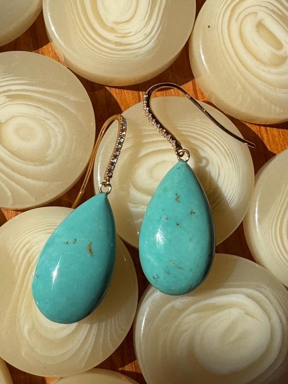 The Agnes Earrings with Flourite.