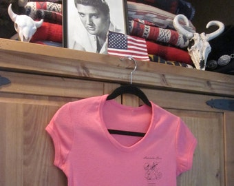 Elvis Presley  T-Shirt  1983 Remember Elvis Convention Memphis V Neck Pink
