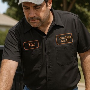 Camisa de trabajo de manga corta para hombre con etiqueta bordada personalizada, camisa de mecánico abotonada personalizada, camisa de pandilla de motociclistas, regalo para él, uniforme de empleado imagen 10