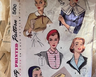 Misses' Set aus Kragen, Manschetten, Dickey, Hut und Baskenmütze, Einheitsgröße, Vintage 1950er Jahre, Simplicity-Schnittmuster 1390, Damenaccessoires, komplett ungeschnitten