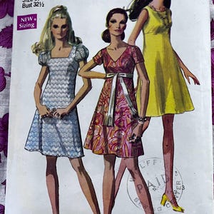 Klänning med tre halsringningar, storlek 10 Komplett vintage 60-tals Simplicity sömnadsmönster 8186
