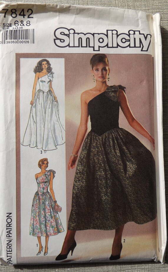 Dress with Full Gathered Skirt and Below Normal Waistline in Sizes 6 8 Vintage 80s Simplicity 7842 Sewing Pattern Complete Uncut FF
