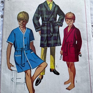 Robe with Patch Pockets, Size 10 Complete Vintage 60s Simplicity Sewing Pattern 7936