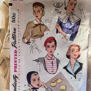 Misses' Set aus Kragen, Manschetten, Dickey, Hut und Baskenmütze, Einheitsgröße, Vintage 1950er Jahre, Simplicity-Schnittmuster 1390, Damenaccessoires, komplett ungeschnitten Bild 4