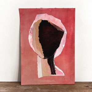 Dipinto originale su carta color rosso terroso e rosa pallido, formato A4, tecnica mista, opera d'arte contemporanea firmata dall'artista