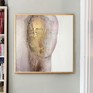 Disappearing Sound - Grande dipinto astratto rosa tenue e oro, decorazione massimalista, stampa artistica quadrata