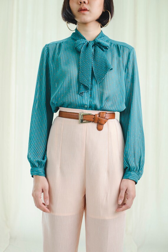 Pleated blouse | Bow tie | Vintage 1980s