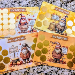 Es ist Herbst, ihr Lieben! Gnome Scratch-Off Spar-Challenges | 5X7 | 150 | Nr.175 | 1 100 Dollar Ersparnis | Einseitige Herausforderung