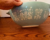 Vintage 1950s PYREX Amish Butterprint , Turquoise, 442 1 1 2 Qt Cinderella Bowl with Pour Spouts Ovenware White Milk Glass
