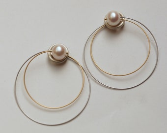 Ear earrings to wear as ear clips with real white pearl and springy gold and stainless steel wire