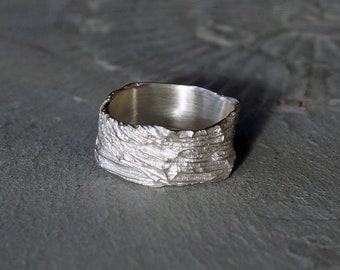 Exceptional highly structured silver ring