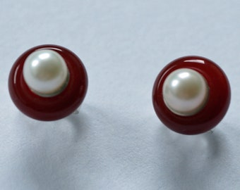 Changeable earrings with pearls and carnelian