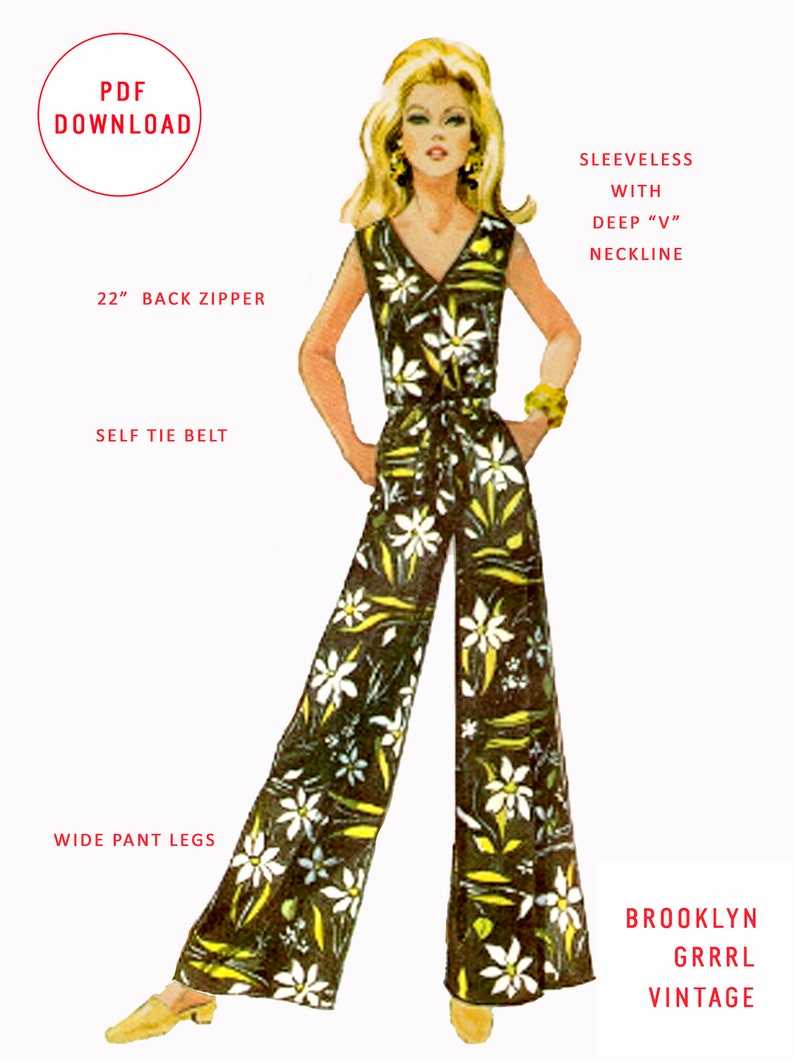 K&ouml;nnte beinhalten: Ein Vintage-Schnittmuster f&uuml;r einen &auml;rmellosen Jumpsuit mit tiefem V-Ausschnitt. Das Schnittmuster beinhaltet einen selbstbindenden G&uuml;rtel, weite Hosenbeine und einen 56 cm langen Rei&szlig;verschluss auf der R&uuml;ckseite. Die Illustration zeigt eine Frau, die den Jumpsuit mit einem Blumendruck tr&auml;gt.