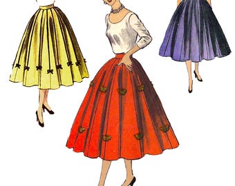 Puede incluir: Tres ilustraciones de vestidos con falda amplia. Uno presenta una falda amarilla con pequeños lazos negros, otro una falda roja con motivos de mariposas y el tercero una falda morada oscura. Cada vestido tiene una cintura ajustada y vuelo.