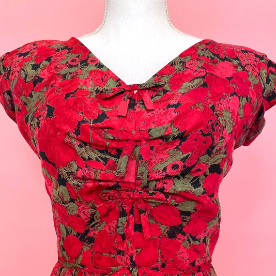 50s/60s Vintage Red Wiggle Dress with Rose Print/