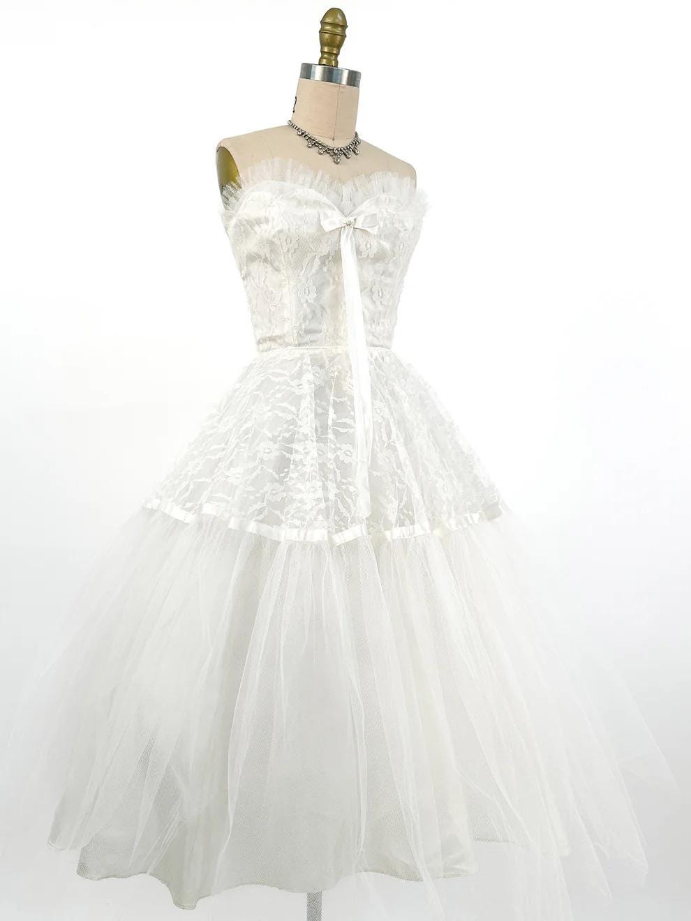 1950s Lace & Tulle Ballgown / Waist 24" / Vintage White Tulle Dress / Vintage Prom Wedding Dress