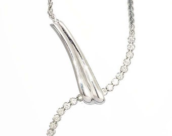 Solid 14K White Gold Natural Diamond Necklace in Excellent Condition 16"