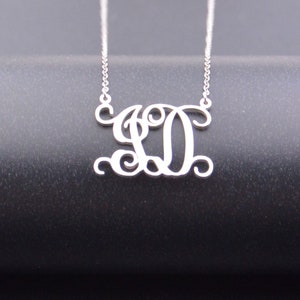 Collar con dos iniciales • Collar con doble inicial • Collar con inicial de plata • Collar con dos letras • Regalos para mejores amigos