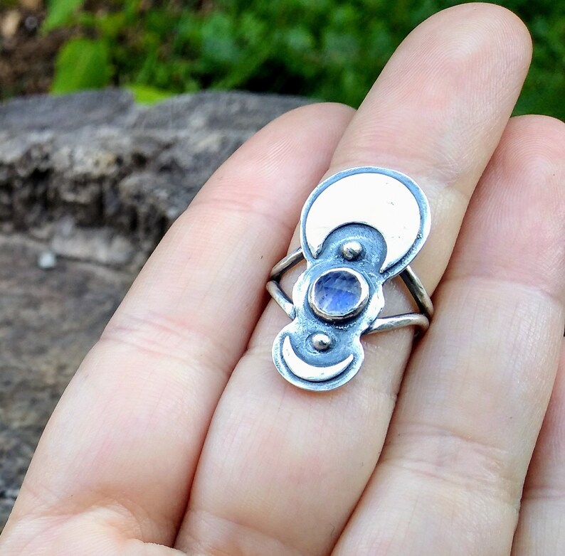 Healing Stone Natural Rainbow Moonstone Gemstone Sterling Silver Ring
