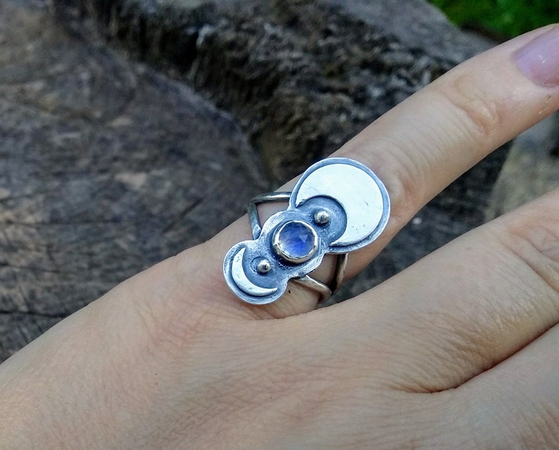 Healing Stone Natural Rainbow Moonstone Gemstone Sterling Silver Ring