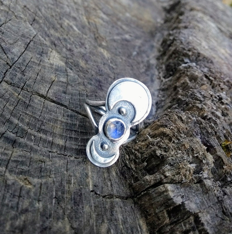 Healing Stone Natural Rainbow Moonstone Gemstone Sterling Silver Ring