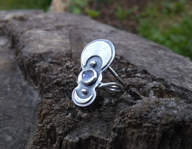 Healing Stone Natural Rainbow Moonstone Gemstone Sterling Silver Ring