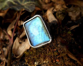 Natural Labradorite Gemstone Ring made with Tiffany technique, Healing Stone, Statement ring