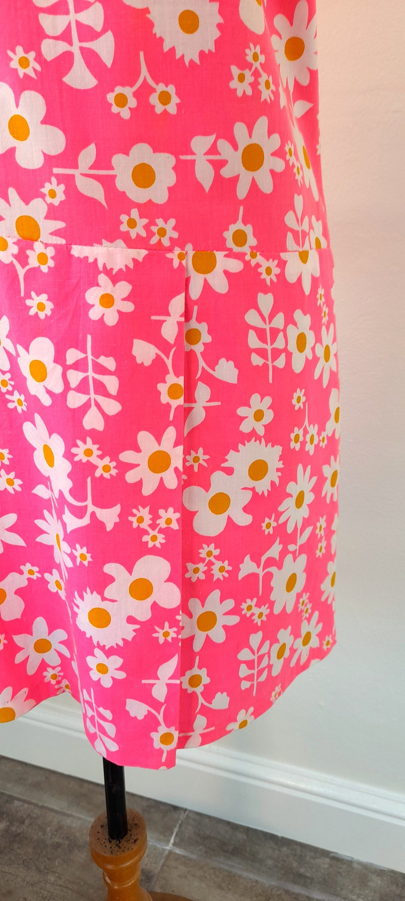 60s sleeveless shocking PINK FLORAL ruffle summer daisy DRESS by encore mod flower power swinging 60s uk 10 12 image 4