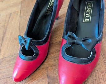 Buty vintage w kolorze wiśniowo-czerwono-czarnym z kokardką, na obcasie, lata 80. i 60., rozmiar UK 8 lub 9