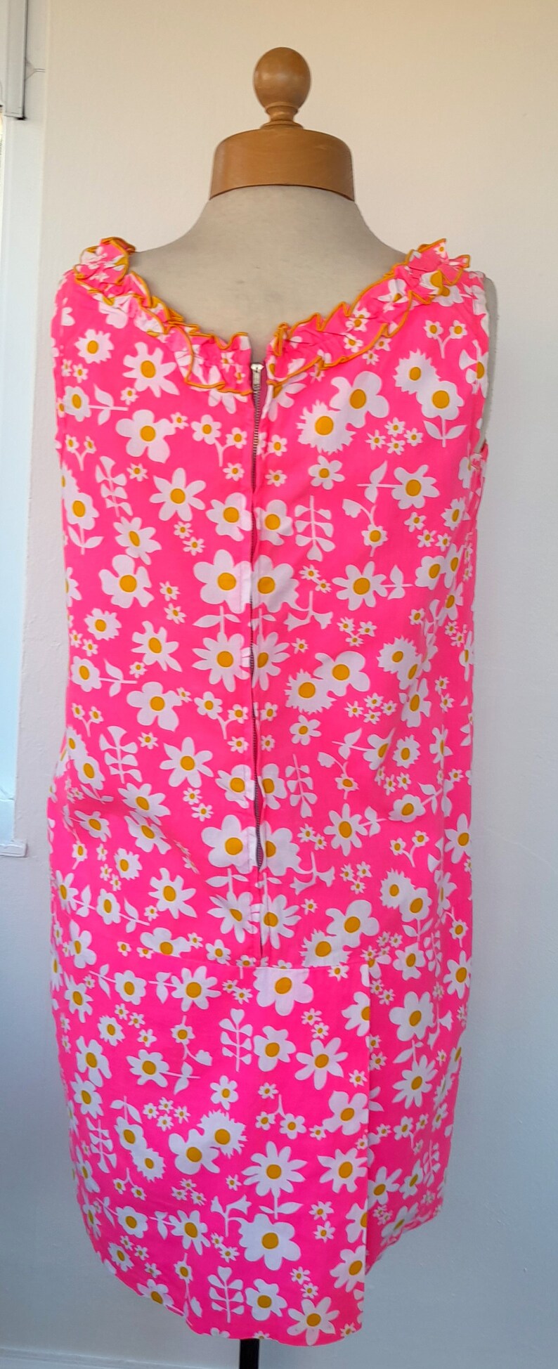 60s sleeveless shocking PINK FLORAL ruffle summer daisy DRESS by encore mod flower power swinging 60s uk 10 12 image 9