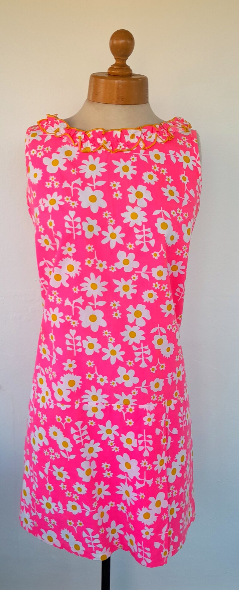 60s sleeveless shocking PINK FLORAL ruffle summer daisy DRESS by encore mod flower power swinging 60s uk 10 12 image 3