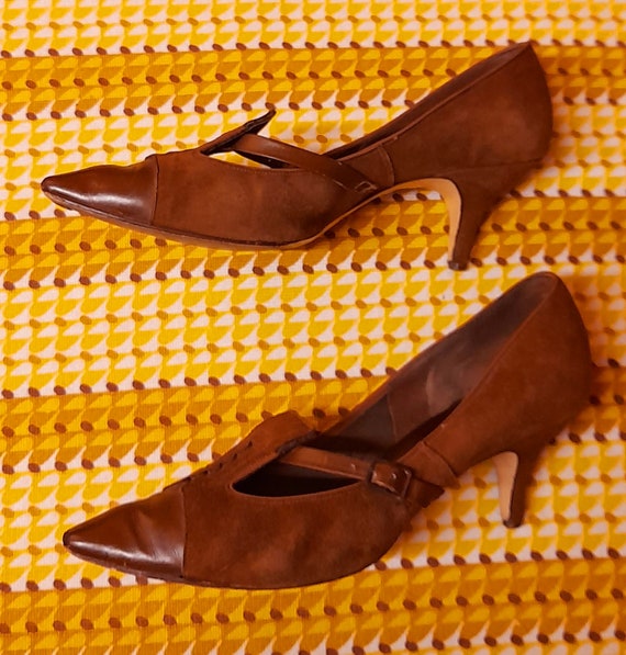 60s BROWN SUEDE t bar glamour WINKLEPICKERS heels… - image 7