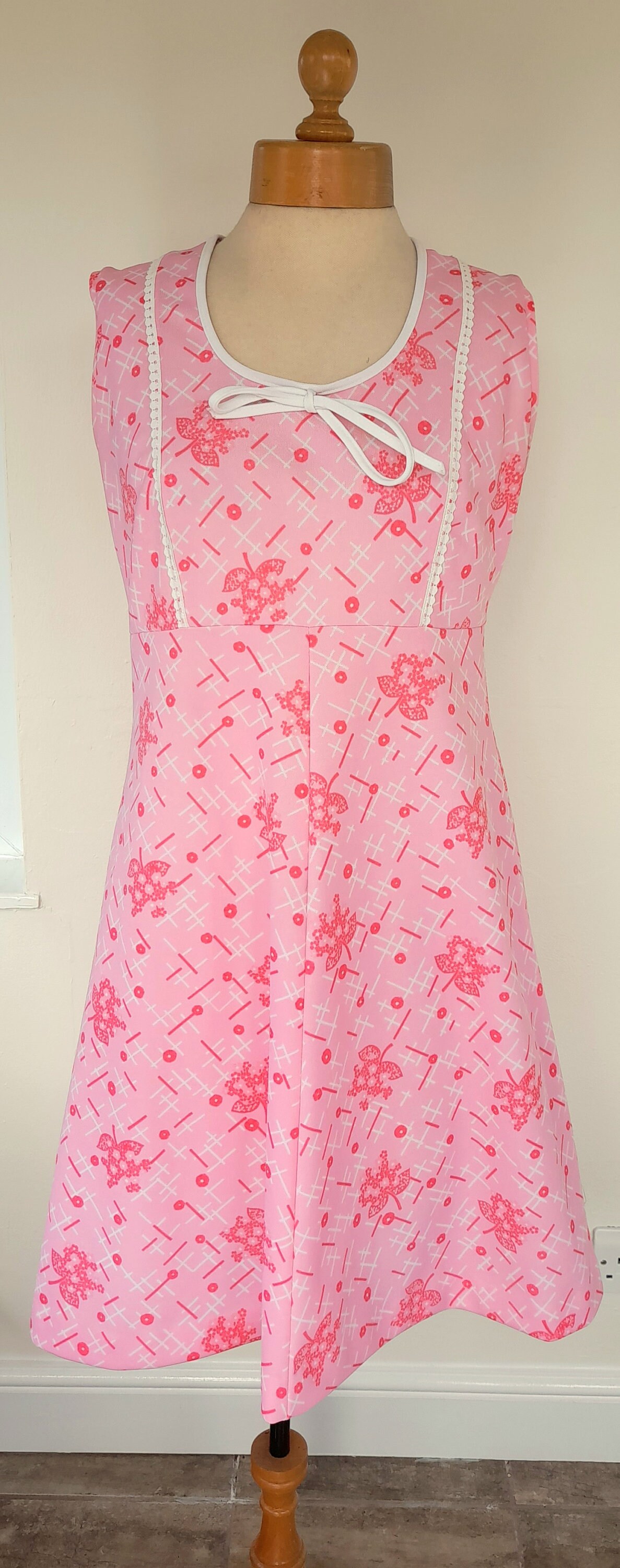 Polyester Sundress 70s Baby PINK and White FLORAL Bow Front Polyester SUNDRESS Mod ...